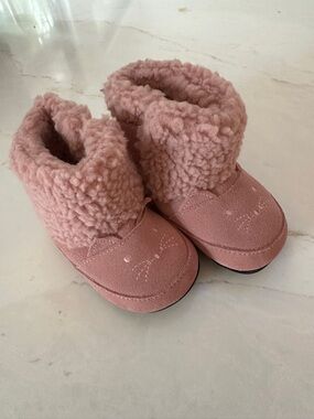 Jack & Lily Cozy Pink Sherpa Baby Boots